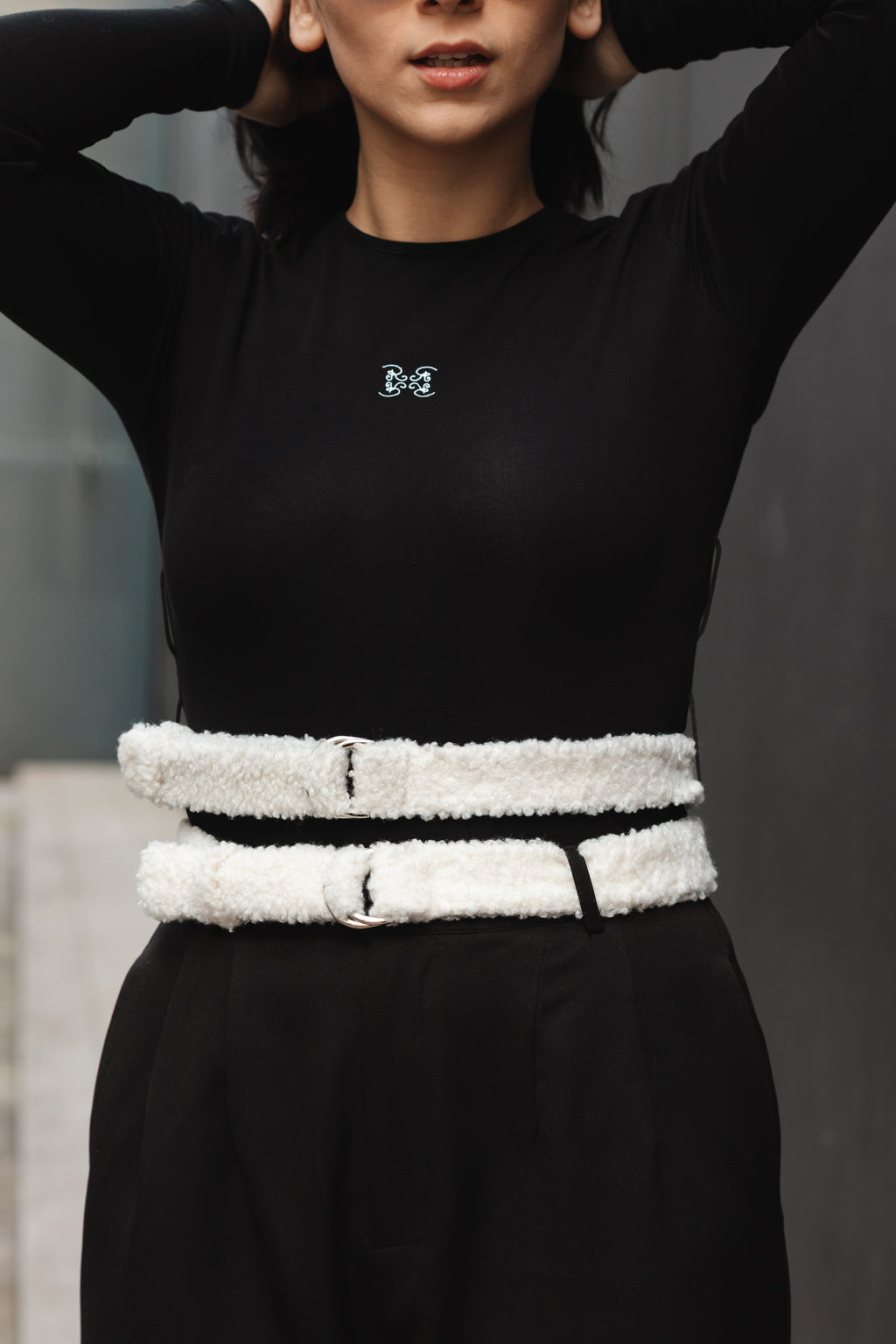 BODY COM CINTOS DE LÃ